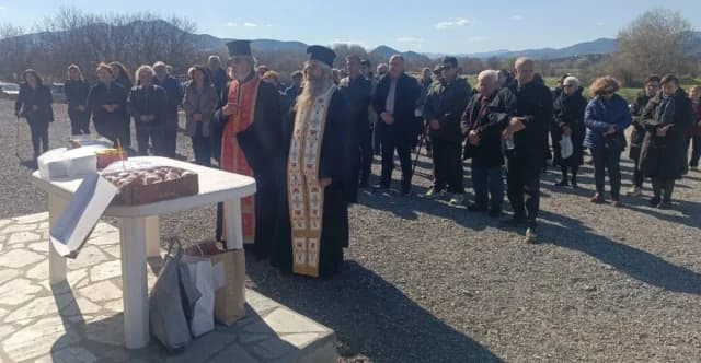 Servicio conmemorativo en el lugar del accidente de tren de Tempi