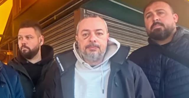 Gastouni: Roma nach Angriff auf Kioskbesitzer unter Auflagen freigelassen
