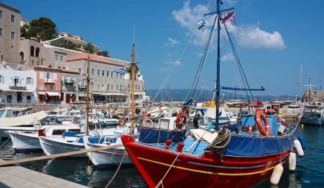 Hydra: Rodaje de Brad Pitt y ambiente invernal