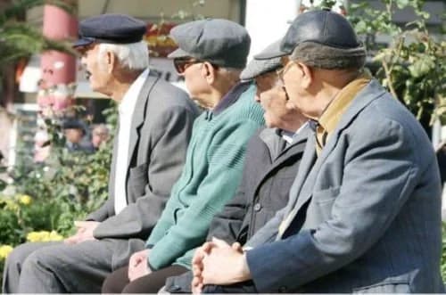 Διαμαρτυρία συνταξιούχων για αναβολή ψήφισης νόμου για ασφαλιστική κάλυψη