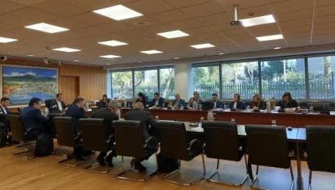 Parlamentsausschuss fordert Gesetzgebung zum Immobilienerwerb durch Ausländer vor Auflösung