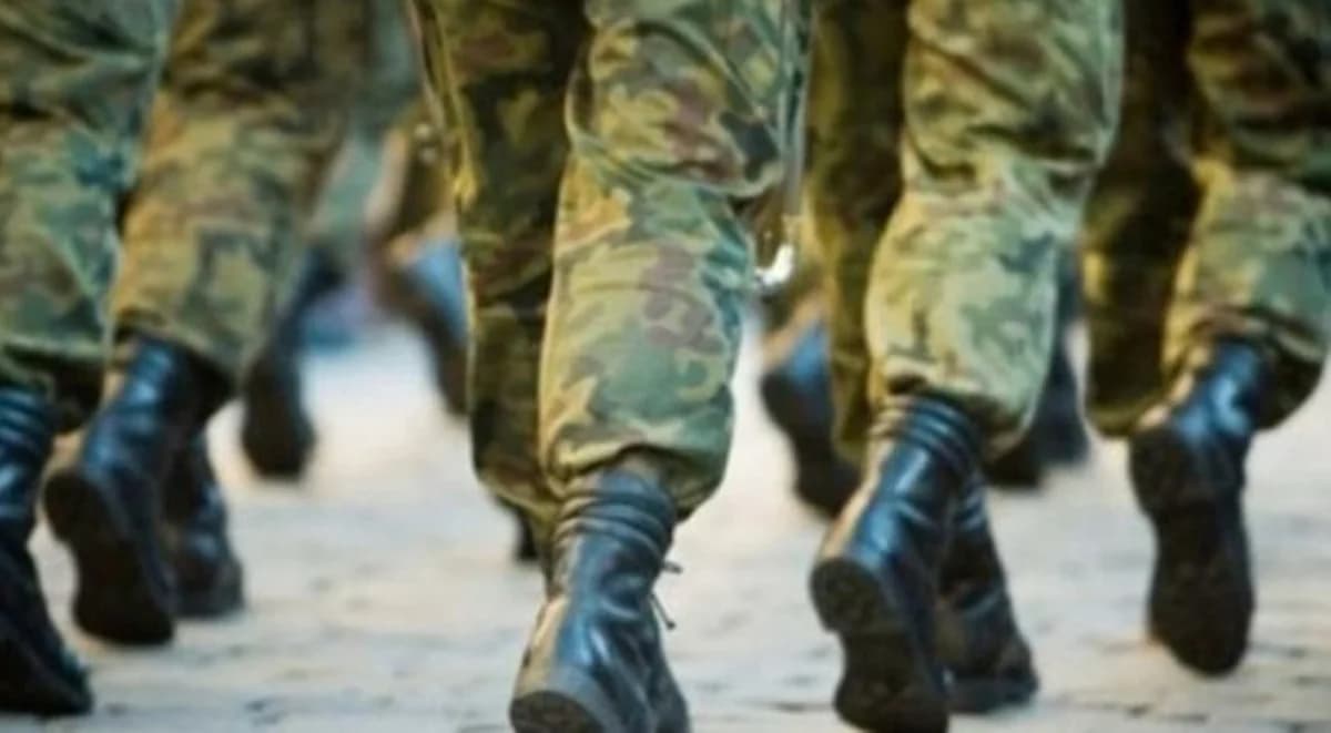 Límite de edad de jubilación y restricciones para el Jefe y el Subjefe de la GEF