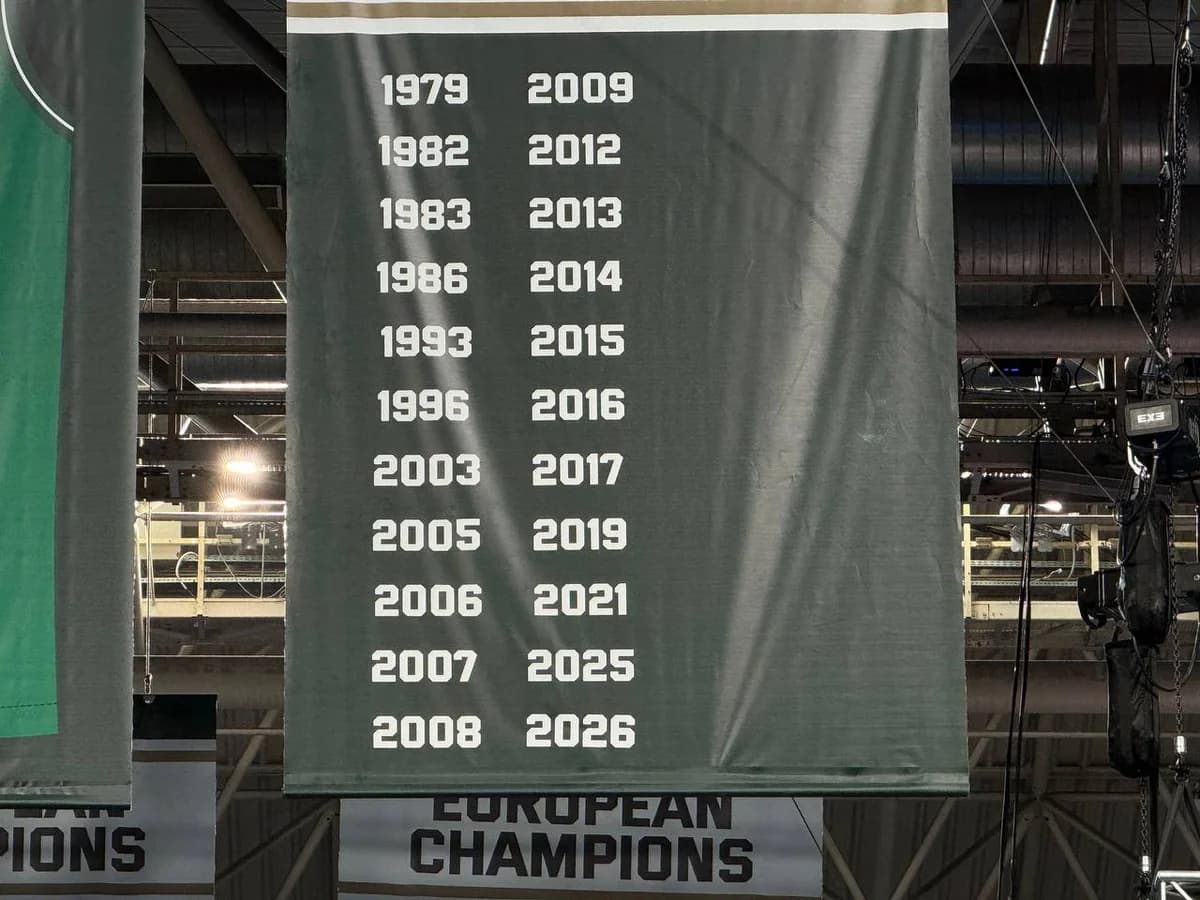 Panathinaikos' Cup Wins Banner Updated at «T-Center»