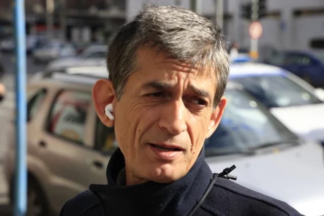 Nikos Karanikas: Críticas a la izquierda y respuestas sobre ND