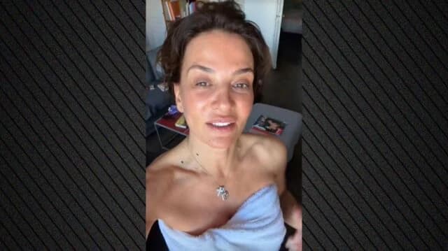 Dimitra Matsouka: Wrapped in a towel in Paris – Social Media Video