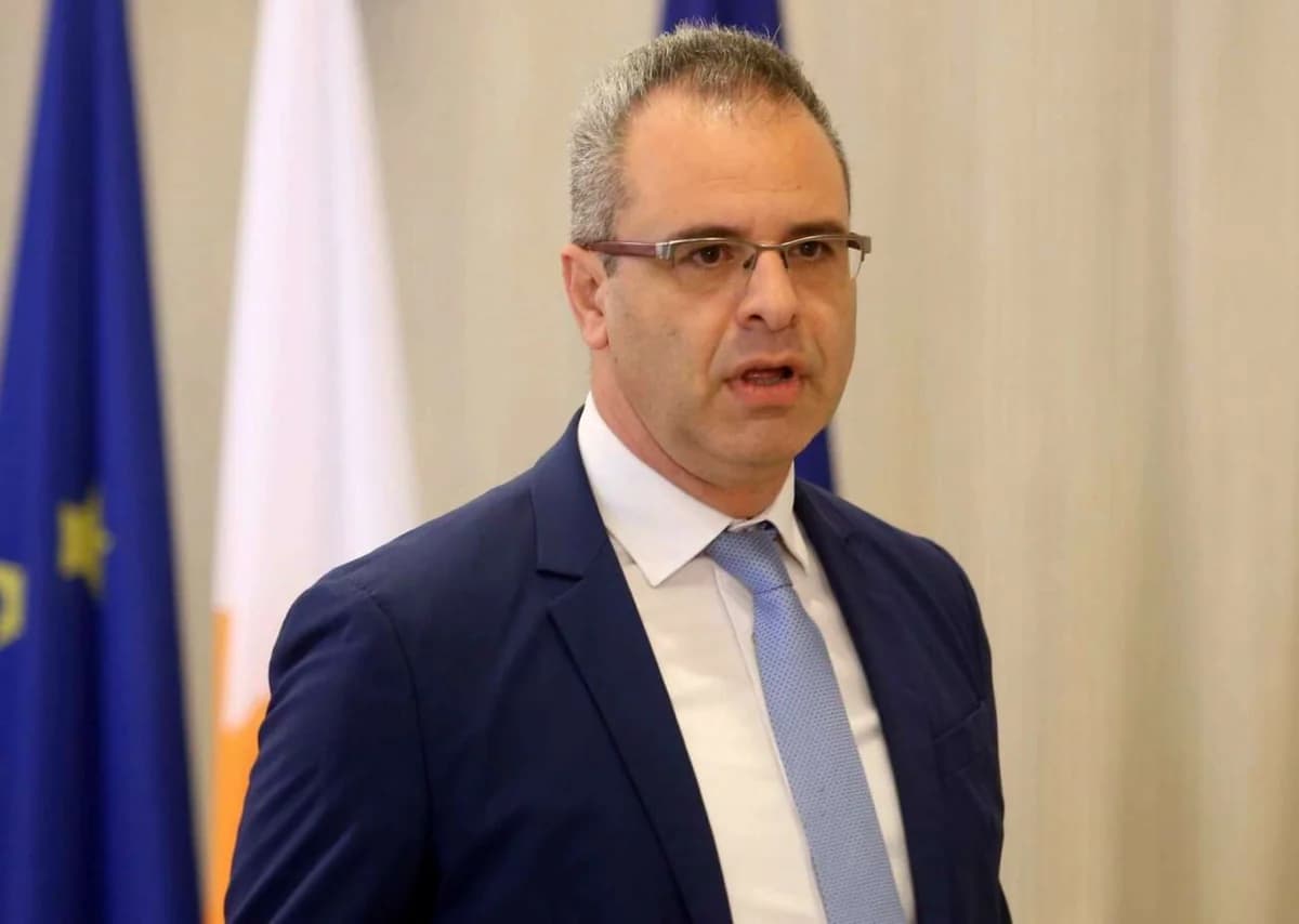 מנלאו: יש אמון באולגין בנושא קפריסין