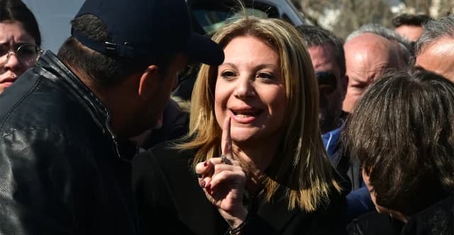 Ρούτσι για Καρυστιανού: «Την παρακαλούσα να μιλήσει για τα Τέμπη»