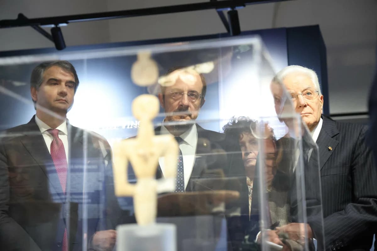 克里斯托多利德斯和马塔雷拉在罗马为考古展览揭幕