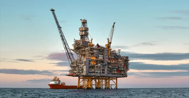 Ψήφιση συμβάσεων Chevron και Helleniq Energy για υδρογονάνθρακες
