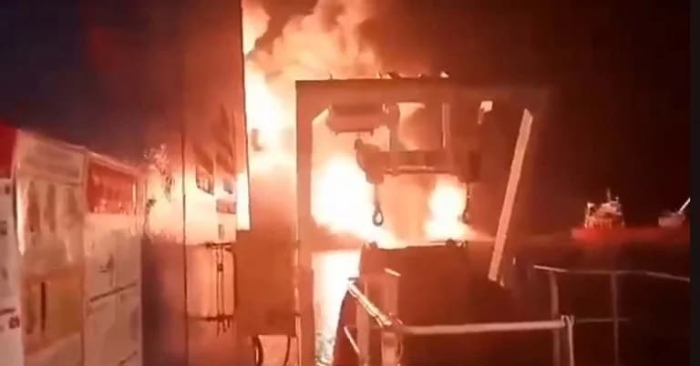 המזרח התיכון: מלחים יוונים בסכנה – תיעוד טילים בקרבת מקום