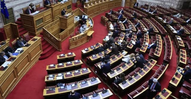 Оппозиция поддерживает миссию на Кипр с оговорками