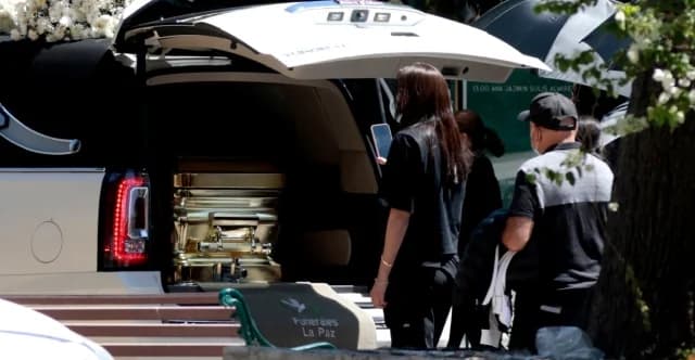Με στρατιωτική παρουσία η κηδεία του Ελ Μέντσο σε χρυσό φέρετρο