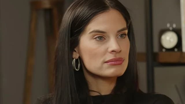 כריסטינה בומבה: 'הייתי צריכה להתמודד עם היותי 'אשתו של סאקיס''