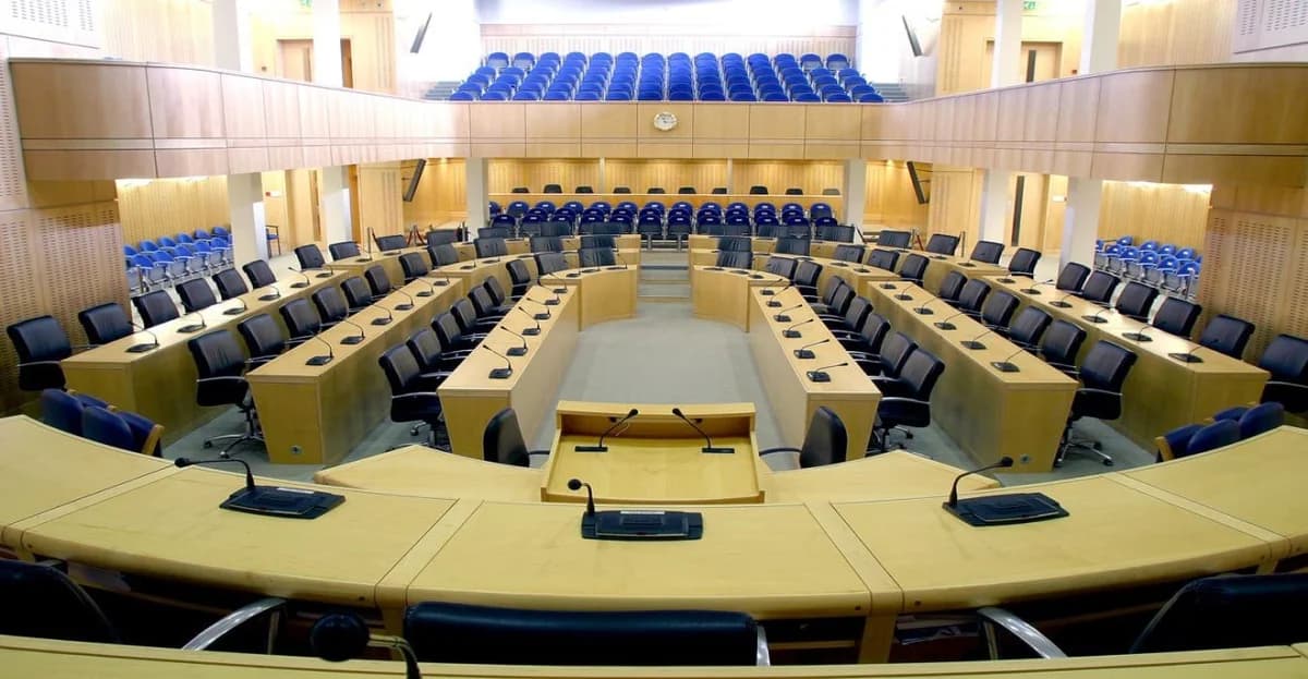 Parlament: Prüfung der KOA zu Pachten und Autonomie der Verbände