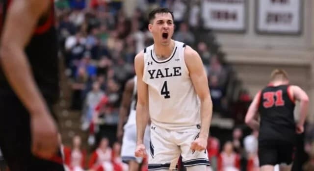 Τζον Πουλακίδας: Το ντεμπούτο στο NBA με τους Μάβερικς