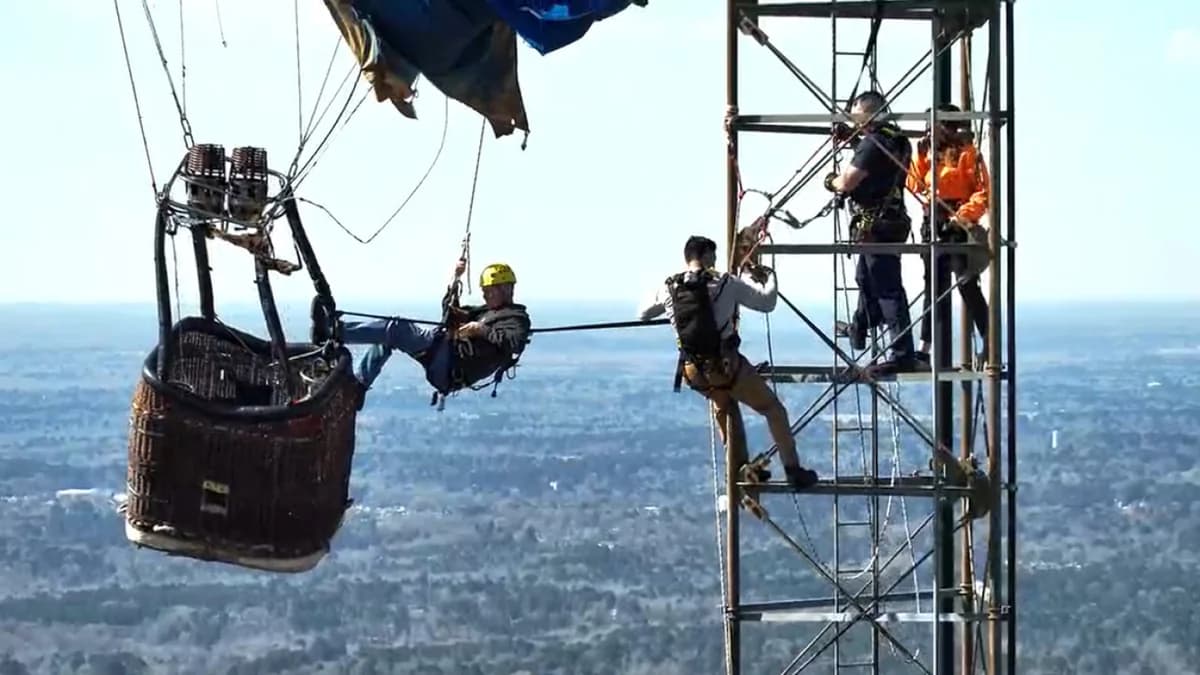 Rettung aus Heißluftballon auf Funkturm in Texas