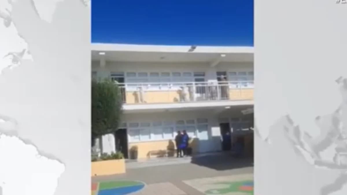 Simulacro de emergencia en una escuela de Limassol: Instrucciones de Defensa Civil