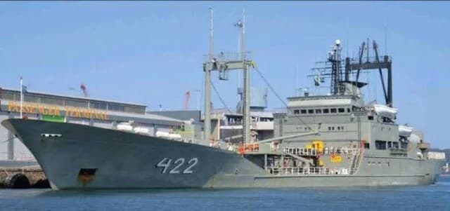 Sri Lanka evacua tripulación de buque de guerra iraní