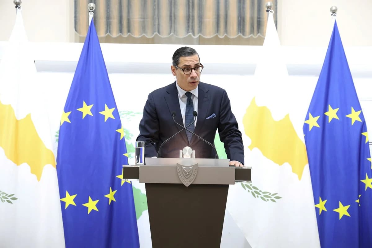 Chipre: El Ministro de Relaciones Exteriores responde a la advertencia de viaje del Reino Unido