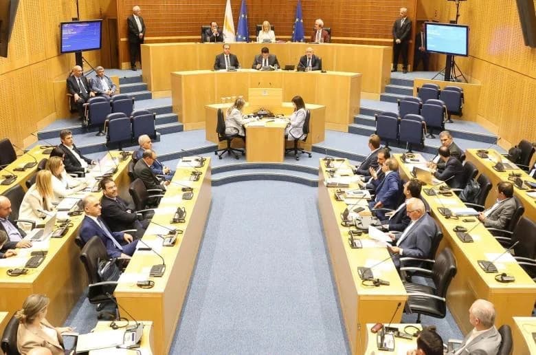 Βουλή: Καταδίκη της επίθεσης στις Βρετανικές Βάσεις και ανησυχία για την Α. Μεσόγειο