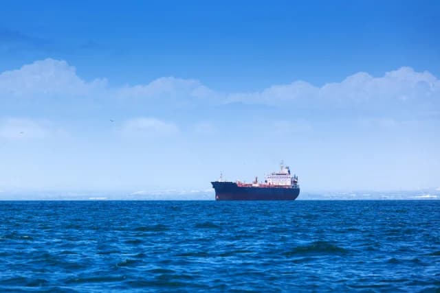 Over 50 French Ships Stranded in the Gulf Amid Iran Crisis