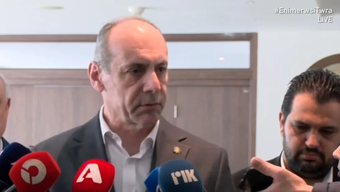 Hartsiootis: Visits Akrotiri Residents in Hotels – Possible Extension of Evacuation Order