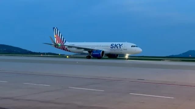 87 греческих граждан репатриированы из Омана рейсом SKY express