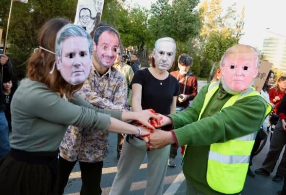 Anti-war protest at Presidential Palace against bases in Cyprus