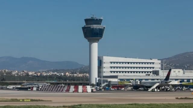 Llegan 13 vuelos de repatriación a Atenas desde Oriente Medio