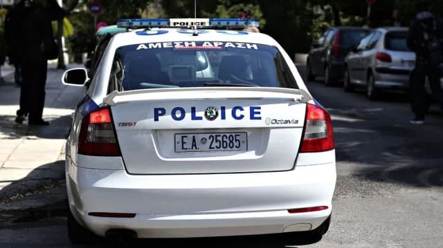 Agrinio: Arrestado un joven de 14 años con un cuchillo en la escuela