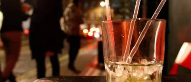 Salónica: Menor en el hospital tras consumir alcohol