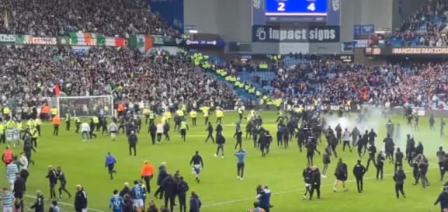 Rangers-Celtic: Auseinandersetzungen mit vermummten Fans nach Celtics Elfmetersieg