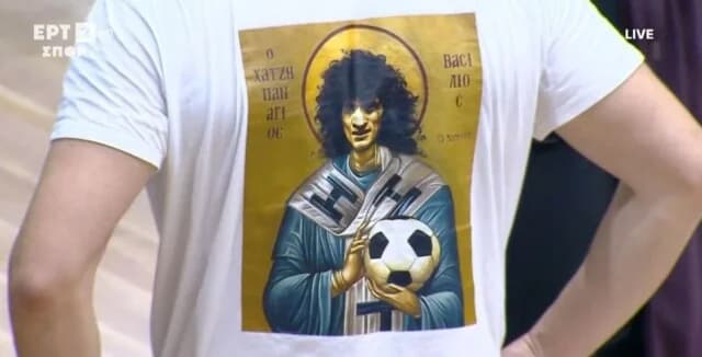 Iraklis Fan Honors Chatzipanagis with "Saint" T-shirt