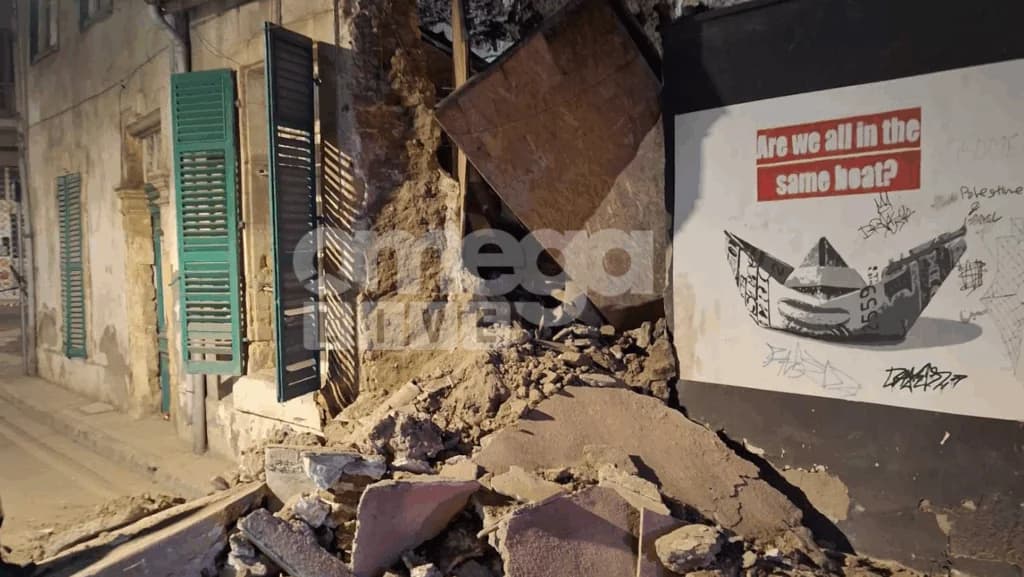 Gebäudeeinsturz in Alt-Nikosia beschädigt Fahrzeug