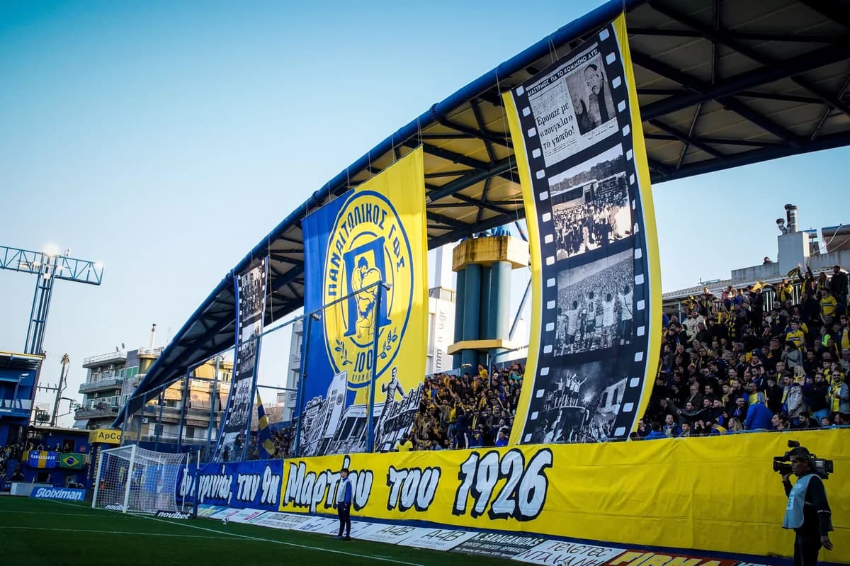 Panetolikos: Camiseta de aniversario y celebraciones por 100 años