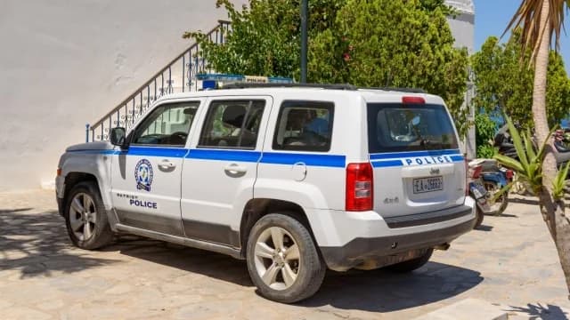 Σύλληψη 40χρονου στο Ηράκλειο για κατοχή όπλων και πυροτεχνημάτων
