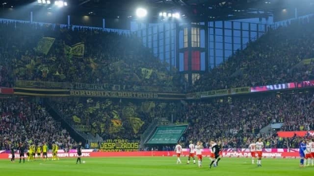 Köln: Untersuchung gegen Stadionsprecher wegen Schiedsrichter-Kommentaren