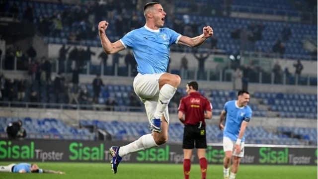 意甲：拉齐奥2-1险胜萨索洛