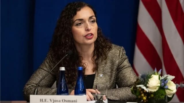 Kosovo: Verfassungsgericht friert Parlamentsauflösung ein