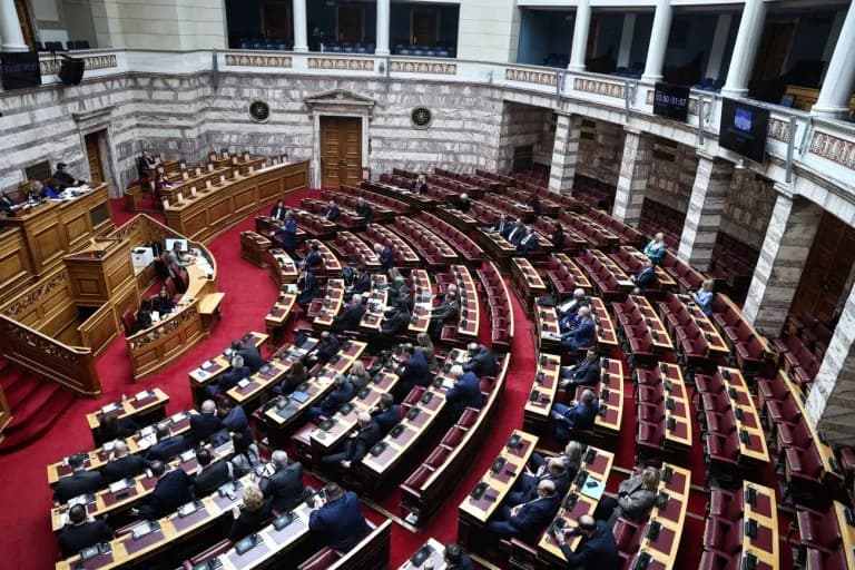 El Parlamento debate el informe de la comisión de investigación sobre OPEKEPE
