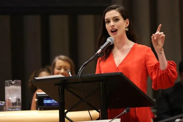 אן האת'ווי: «אנו חוגגים את התנגדותן של נשים»
