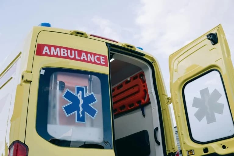 Patras: Estudiante de secundaria ataca a joven de 15 años por una naranja amarga