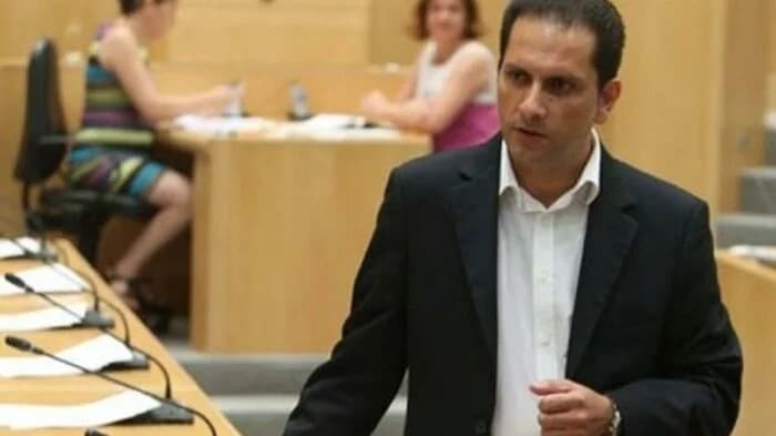Δαμιανού: Η κυβέρνηση «μπλοκάρει» τις προτάσεις του ΑΚΕΛ για τους δανειολήπτες