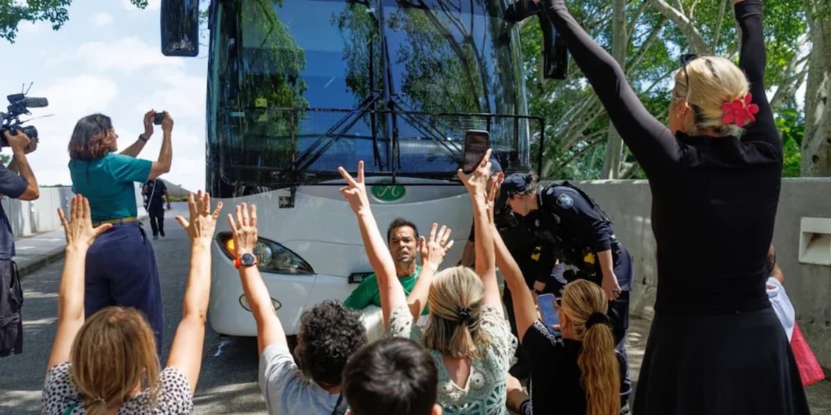Δραματικές στιγμές στην Αυστραλία: Άσυλο σε Ιρανές αθλήτριες, διαμαρτυρίες για τις υπόλοιπες