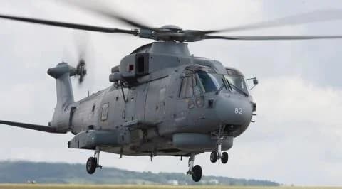 Großbritannien schickt Merlin-Hubschrauber nach Zypern, HMS Dragon legt ab