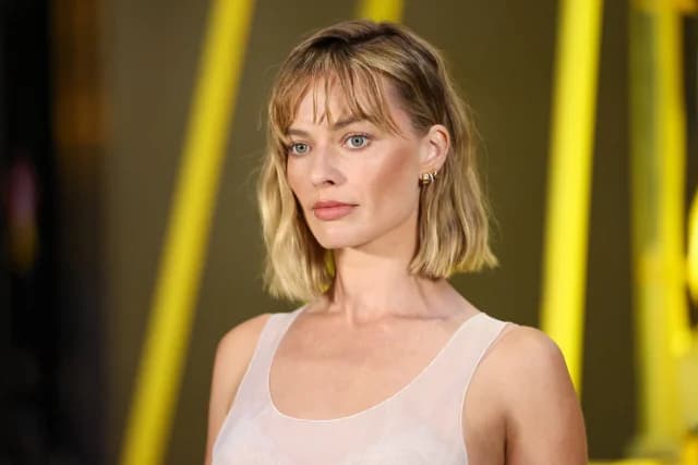 Margot Robbie estrena nuevo corte bob en la Semana de la Moda de París