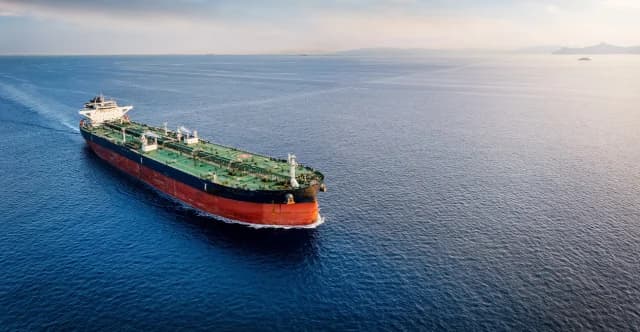 Strait of Hormuz: US Navy Escorts Tanker for the First Time