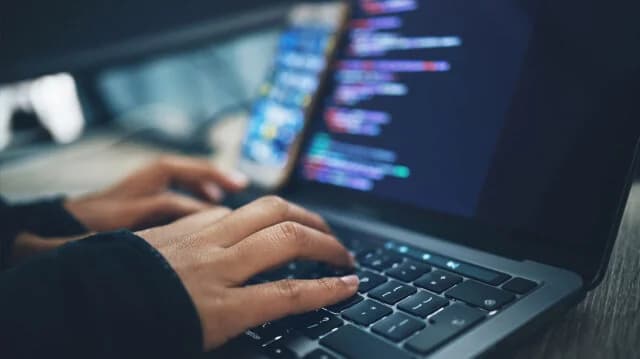 Ιρανοί χάκερ επιτέθηκαν στο κοινοβούλιο της Αλβανίας