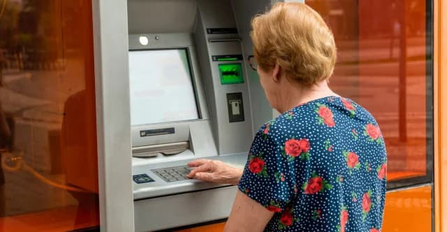 April 2026 Pensions: Payment Dates Announced by e-EFKA
