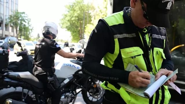 阿提卡：交通警察严打，17 人被捕，1000 多驾照被吊销